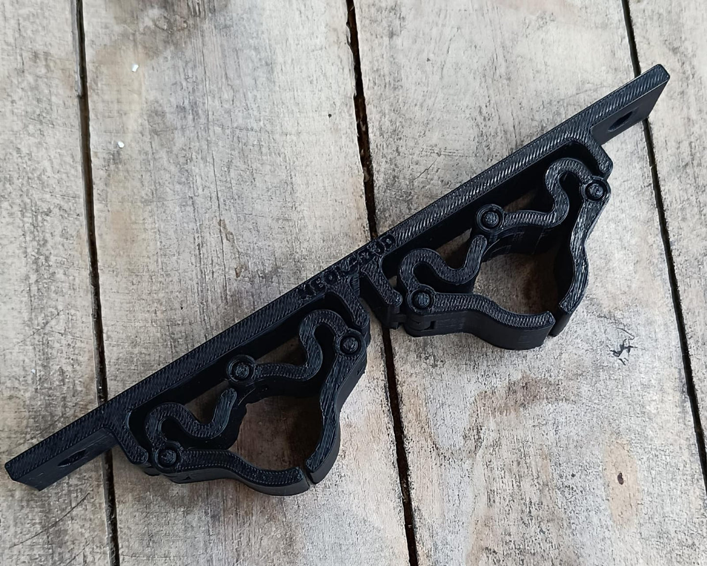 Suporte de Vassoura - para 2 vassouras